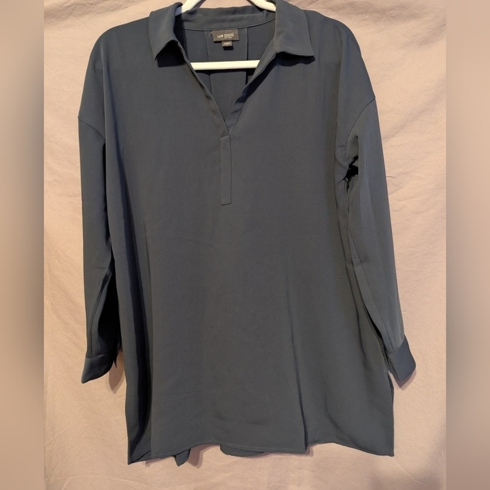 J. Jill blouse size medium petite in deep navy blue